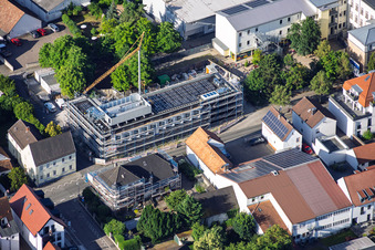 Baustelle des Neubau der VERBANDSGEMEINDE KANDEL für Mensagebäude der Ludwig-Riedinger-Grundschule. zwo/elf Architekten PartmbB Erdbauarbeiten: Gaudier Erd-u. Rückbau GmbH Fensterarbeiten: Trumpf Metallbau GmbH FREIANLAGEN: Bauer.Landschaftsarchitekten HAUSTECHNIK: Bender+Urich GmbH & Co.KG TRAGWERK: Ingenieurbüro Sikora Fassadenarbeiten: AS-Fassaden GmbH Rohbauarbeiten:Wünschel BAU GmbH Elektroarbeiten: Wieland & Schultz GmbH RLP-Ministerium für Bildung, Wissenschaft, Weiterbildung und Kultur in Kandel im Bundesland Rheinland-Pfalz, Deutschland