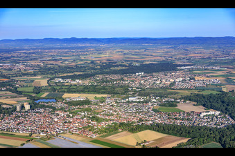 Neuhofen von Osten im Bundesland Rheinland-Pfalz, Deutschland