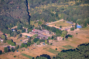Zirkuszelt an der Lilienthalstraße im Ortsteil Speyerdorf in Neustadt an der Weinstraße im Bundesland Rheinland-Pfalz, Deutschland