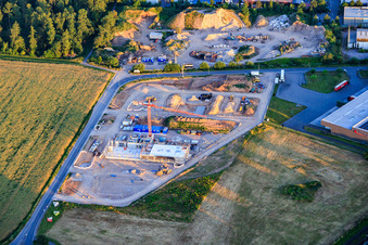 Baugstelle des neuen Campus von X2E für Verwaltungs- und Produktionsgebäude in Rohrbach im Bundesland Rheinland-Pfalz, Deutschland