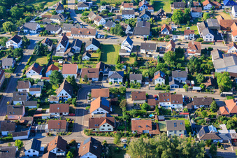 Gartenstraße aus Süden in Winden im Bundesland Rheinland-Pfalz, Deutschland