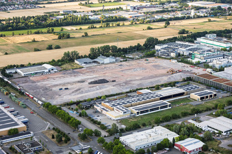 Frei geräumtes Gelände für das neue Logistikzentrum von Cain International durch den Projektentwickler NVELOP in Landau in der Pfalz im Bundesland Rheinland-Pfalz, Deutschland