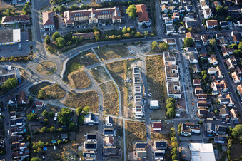 Erschlossenens und teilbebautes Neubaugebiet "Am Pfefferminzbähnel" im Ortsteil Speyerdorf in Neustadt an der Weinstraße im Bundesland Rheinland-Pfalz, Deutschland