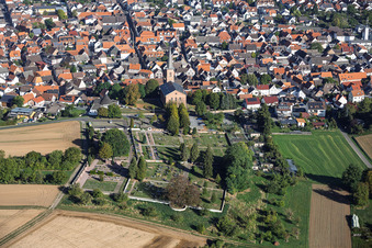 Friedhof Schaafheim mit Gottesackerkapelle Schaafheim im Bundesland Hessen, Deutschland