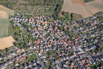 Ortszentrum mit Ober- und Untergasse im Ortsteil Mosbach in Schaafheim im Bundesland Hessen, Deutschland