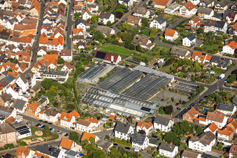 Gewächshäuser in der Stadt von Blumen Berchtenbreiter in Großostheim im Bundesland Bayern, Deutschland