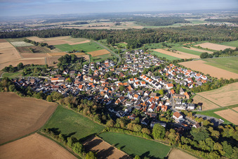 Schlierbach von Osten in Schaafheim im Bundesland Hessen, Deutschland