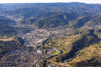 Murgtal aus Norden in Gernsbach im Bundesland Baden-Württemberg, Deutschland