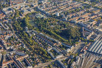 Zoologischer Stadtgarten zwischen Kongresszentrum und Hauptbahnhof im Ortsteil Südweststadt in Karlsruhe im Bundesland Baden-Württemberg, Deutschland