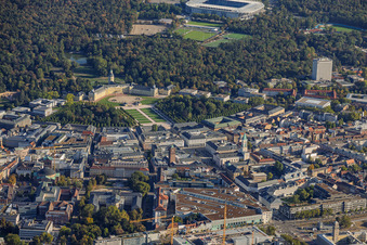 Zirkel, Schloss und Schlossplatz im Ortsteil Innenstadt-Ost in Karlsruhe im Bundesland Baden-Württemberg, Deutschland