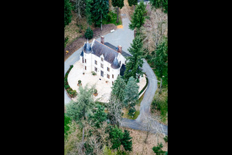 Palais des Schloss Chateaux Conneré, (in dem Salman Rushdy sich versteckte in Dollon im Bundesland Sarthe, Frankreich