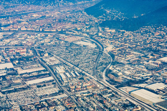 Winterliche Ortsansicht aus Süden mit Schnee im Ortsteil Südstadt in Heidelberg im Bundesland Baden-Württemberg, Deutschland