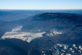 Gipfel des Königstuhl in der Wald- und Berglandschaft in Heidelberg im Bundesland Baden-Württemberg, Deutschland