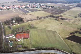 Sportplatz in Erlenbach bei Kandel im Bundesland Rheinland-Pfalz, Deutschland