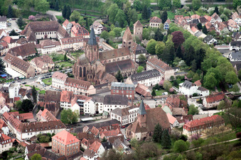 Wissembourg Cathedrale von Nordwesten im Bundesland Bas-Rhin, Frankreich