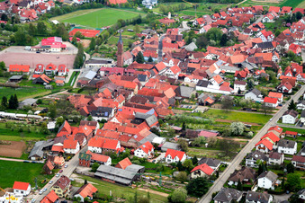 Ob. Hauptstr im Ortsteil Kapellen in Kapellen-Drusweiler im Bundesland Rheinland-Pfalz, Deutschland