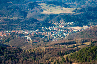 Stadtansicht von Süden in Annweiler am Trifels im Bundesland Rheinland-Pfalz, Deutschland
