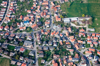 Luftaufnahme von Schluttenbacher Straße im Ortsteil Schöllbronn in Ettlingen im Bundesland Baden-Württemberg, Deutschland