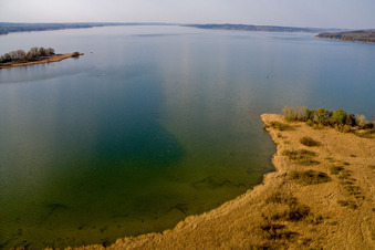 Luftbild von Uferbereiche am Seegebiet des Ammersee in Dießen am Ammersee im Bundesland Bayern, Deutschland