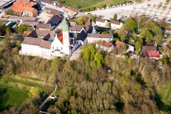 Luftaufnahme von Kloster Andechs im Ortsteil Erling im Bundesland Bayern, Deutschland