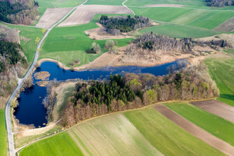 Teich- Landschaft Seacht'n in Andechs im Bundesland Bayern, Deutschland