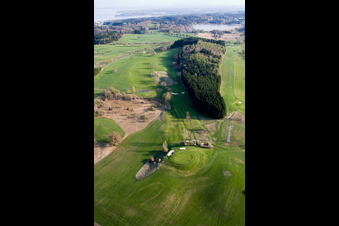 Gelände des Golfplatz Golf-Club Tutzing in Tutzing im Ortsteil Traubing im Bundesland Bayern, Deutschland