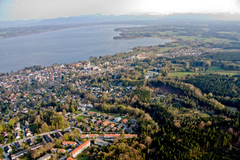 Uferbereiche am Seegebiet des Starnberger See in Tutzing im Bundesland Bayern, Deutschland