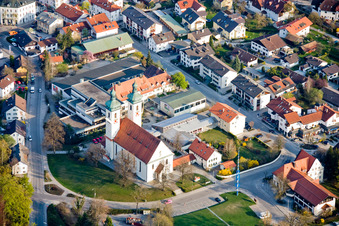 Kirchengebäude der St. Joseph in Tutzing im Bundesland Bayern, Deutschland