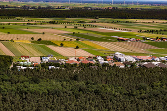 Gewerbegebiet Im Gereut von Süden in Hatzenbühl im Bundesland Rheinland-Pfalz, Deutschland