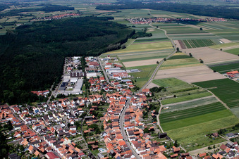 Luitpoldstr in Hatzenbühl im Bundesland Rheinland-Pfalz, Deutschland aus der Luft
