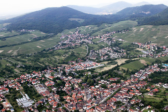 Steinbach aus Südwesten in Baden-Baden im Bundesland Baden-Württemberg, Deutschland