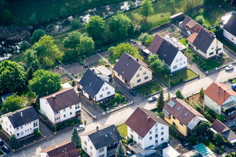 Drohnenbild von Elsässerstr in Kandel im Bundesland Rheinland-Pfalz, Deutschland