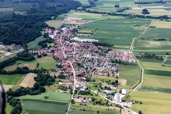 Drohnenaufname von Niederrœdern im Bundesland Bas-Rhin, Frankreich