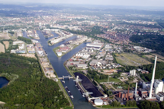 Luftbild von Rheinhafen im Ortsteil Mühlburg in Karlsruhe im Bundesland Baden-Württemberg, Deutschland