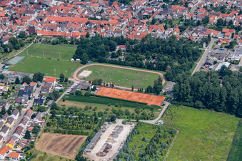 Sportplätze im Ortsteil Liedolsheim in Dettenheim im Bundesland Baden-Württemberg, Deutschland