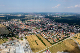Luftbild von Ortsansicht der Straßen und Häuser der Wohngebiete in Wiesental in Waghäusel im Bundesland Baden-Württemberg, Deutschland