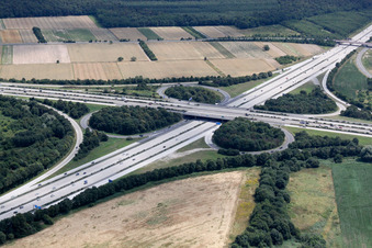Luftbild von Autobahnkreuz Walldorf A6 und A5 im Ortsteil Rot in St. Leon-Rot im Bundesland Baden-Württemberg, Deutschland