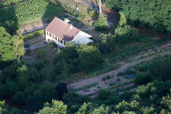 Semur-en-Vallon im Bundesland Sarthe, Frankreich von oben