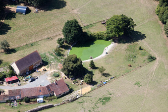 Melleray im Bundesland Sarthe, Frankreich von oben