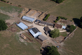Luftbild von Lamnay im Bundesland Sarthe, Frankreich