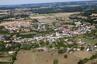 Lamnay im Bundesland Sarthe, Frankreich von oben