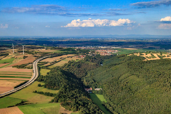 Verlauf der Autobahn A6 in Neuleiningen im Bundesland Rheinland-Pfalz, Deutschland