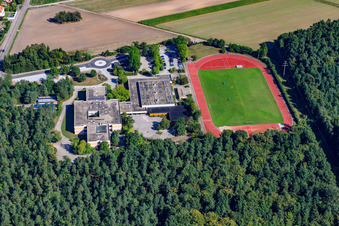 Römerbadschule, Sporthalle und -Platz Römerbad in Rheinzabern im Bundesland Rheinland-Pfalz, Deutschland
