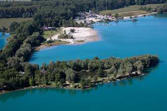 Fischerheim, Strand und Heidelberg Materials Mineralik am Baggersee Giessen im Ortsteil Liedolsheim in Dettenheim im Bundesland Baden-Württemberg, Deutschland