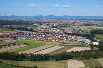 Ortsansicht der Straßen und Häuser von Kuhardt im Bundesland Rheinland-Pfalz, Deutschland