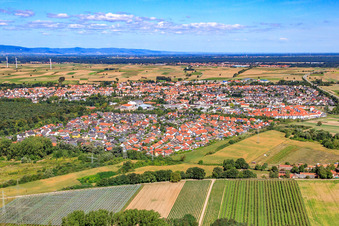 Stadtansicht von Süden in Rülzheim im Bundesland Rheinland-Pfalz, Deutschland