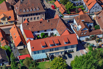 Schrägluftbild von Hotel zum Rössel in Kandel im Bundesland Rheinland-Pfalz, Deutschland