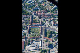 Begrünte Innenhöfe im Carrée Zeppelinstraße, Tullastraße, Rheinstraße und Von-Rienecker-Straße in Offenburg im Bundesland Baden-Württemberg, Deutschland