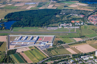 Offenburg, Flugplatz mit Gefängnis im Ortsteil Uffhofen im Bundesland Baden-Württemberg, Deutschland