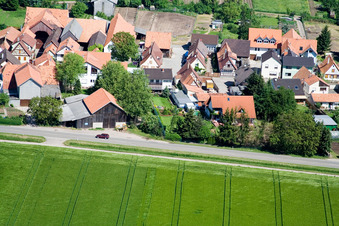 Luftbild von Brehmstraße von Süden im Ortsteil Minderslachen in Kandel im Bundesland Rheinland-Pfalz, Deutschland